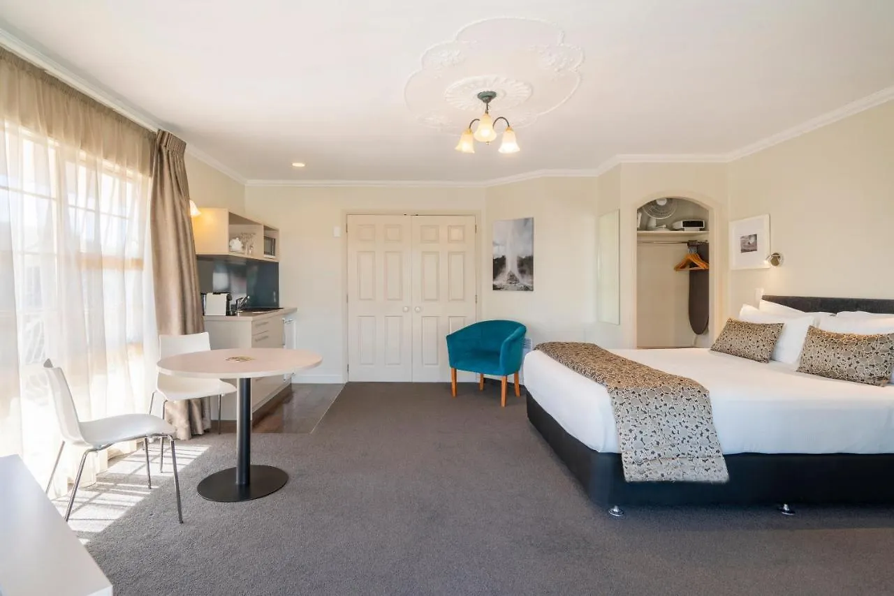 Silver Fern Rotorua Suites & Spa Motel