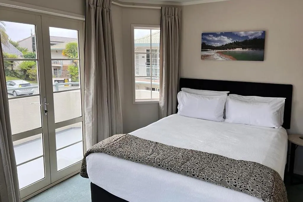 Motel Silver Fern Rotorua Suites & Spa