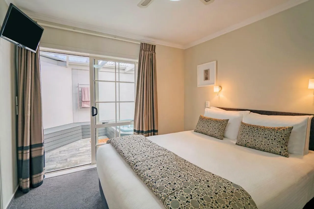 Motel Silver Fern Rotorua Suites & Spa