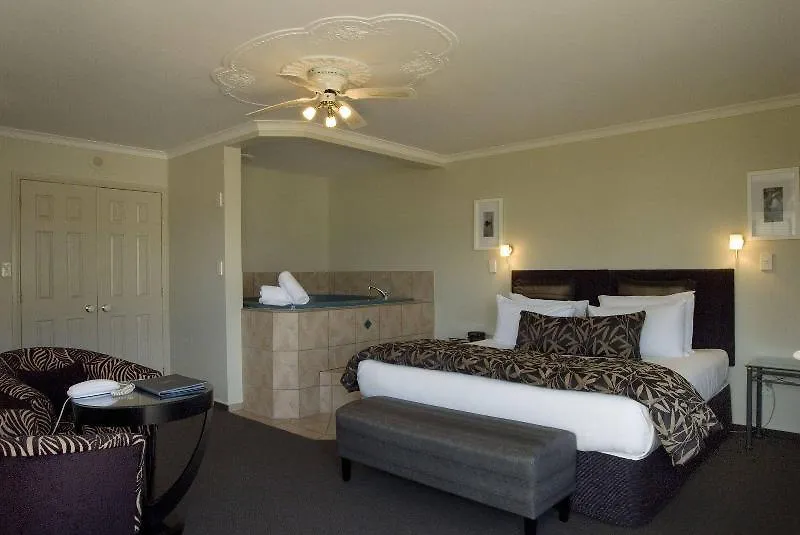 Motel Silver Fern Rotorua Suites & Spa