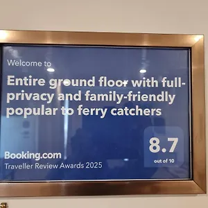 Apartment Entire Ground Floor With Full-privacy And Family-friendly Popular To Ferry Catchers Wellington