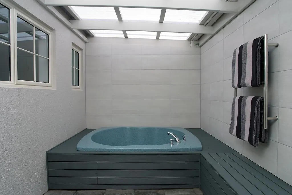 Silver Fern Rotorua Suites & Spa Motel