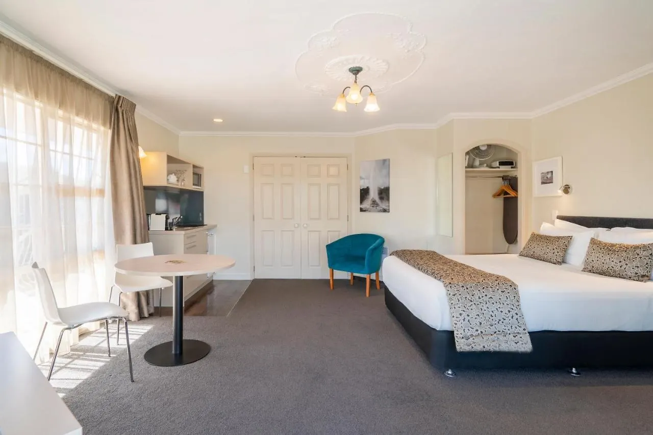Silver Fern Rotorua Suites & Spa Motel