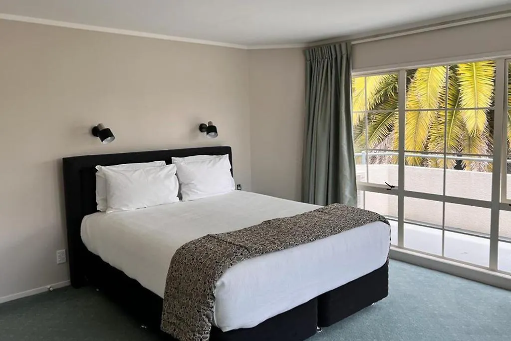 Motel Silver Fern Rotorua Suites & Spa