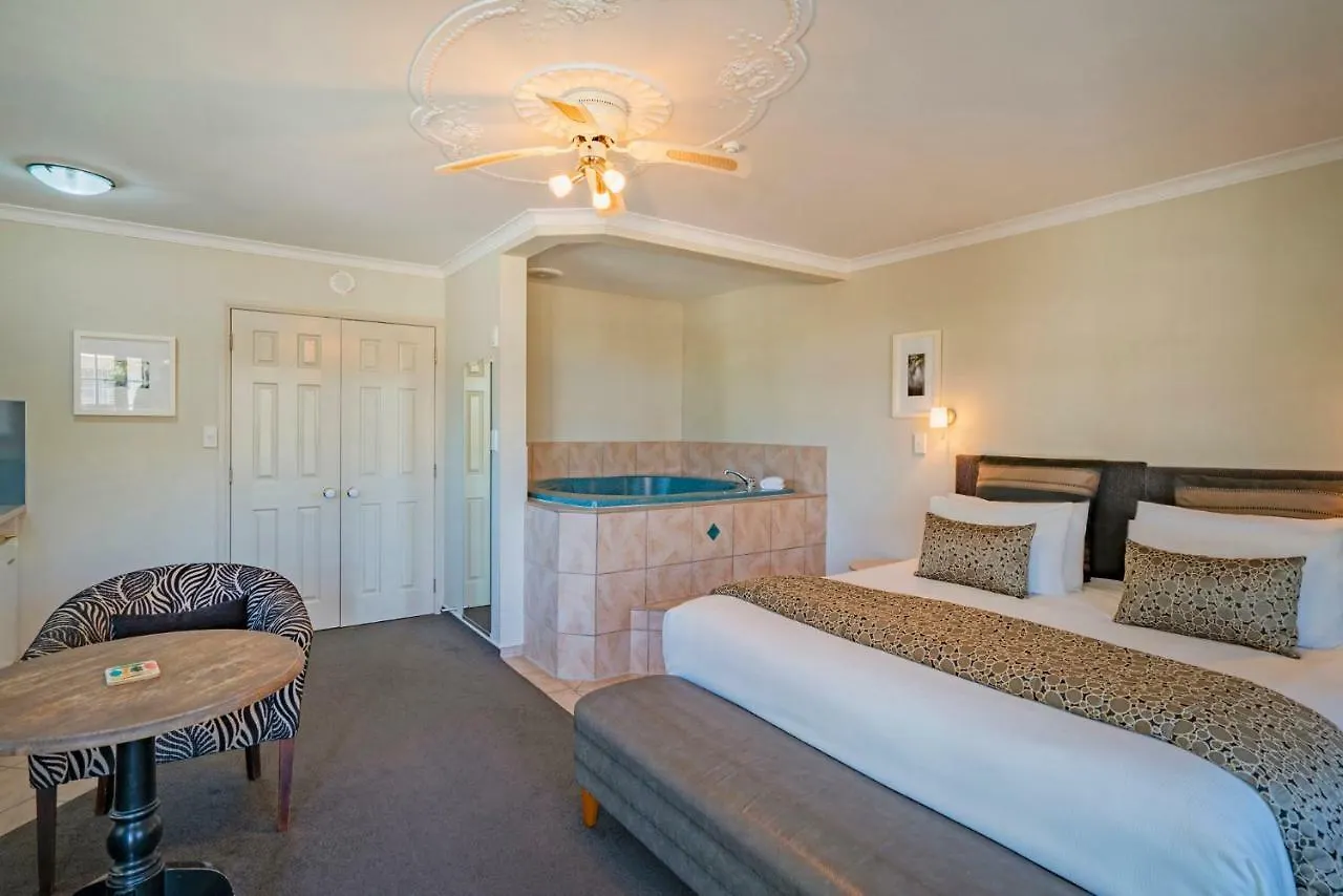 Silver Fern Rotorua Suites & Spa Motel