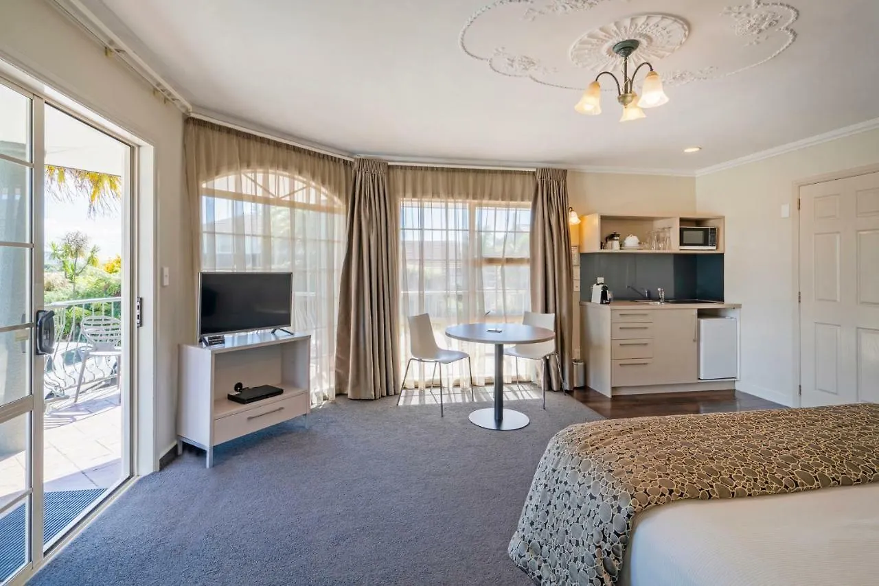 Мотель Silver Fern Rotorua Suites & Spa